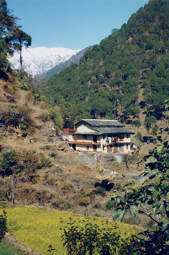 india uttarakhand uttarkashi mountains himalayas house traditional theindiatree worldtrekker