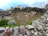 Arrivée aux bergeries de Scaffone : les ruines d'une des bergeries