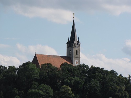 church germany bayern village terracotta marketsquare tussling altotting bravaria terracottaroof hilltopchurch tüsling