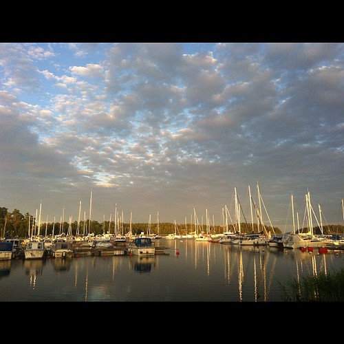 sunset sky marina square boats sweden squareformat normal cloudporn loftahammer iphoneography instagramapp uploaded:by=instagram foursquare:venue=4e1fd020d164740631f5e51e