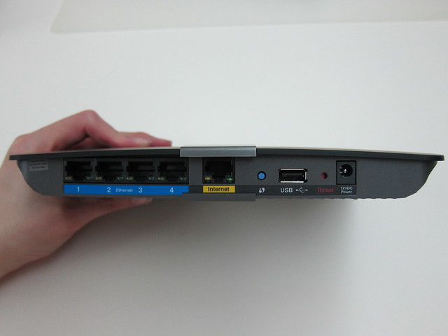 Cisco Linksys EA4500 - Ports