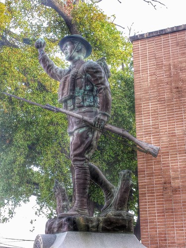 emviquesney viquensey sculpture outsideart doughboy spiritoftheamericandoughboy texas angelinacounty lufkin us59 us69 uscctxangelina courthouses courthouse countycourthouse