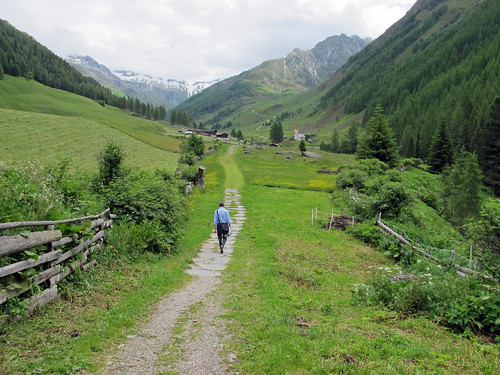 italy panorama mountains landscape freedom view path valley exploration discovery enjoyment wanderer southtyrol valleaurina onhisway casere alpineworld holygostchurch