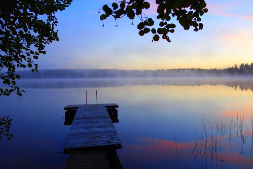 sunrise fog luumäki kivijärvi pahainlahti kontula finland sakarip calm still silent water reflection foggy