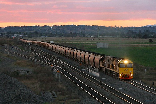 train track transport engine rail railway australia nsw newsouthwales locomotive huntervalley 5027 railpage:livery=22 rpaunsw5020class railpage:class=130 railpage:loco=5027 rpaunsw5020class5027