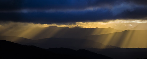 sunset mountains clouds tasmania rays hobart cloudscape mountwellington distantlands awphoto