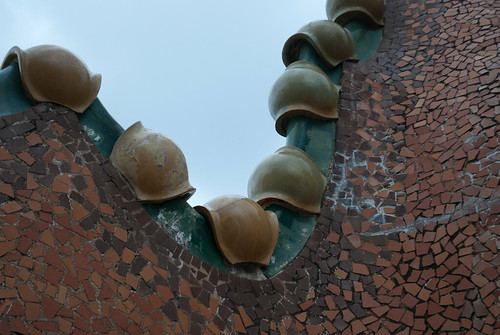 Lizard roof tiles, Casa Battló