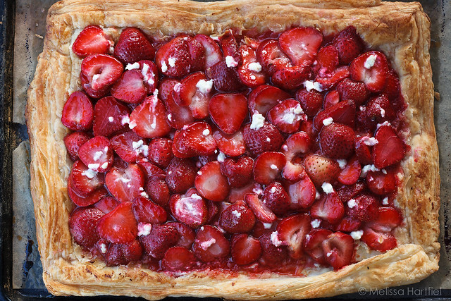 Strawberry goat cheese tart from above