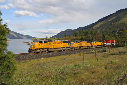 trains unionpacific columbiagorge railroads