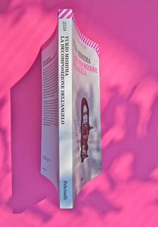 Yukio Mishima, La decomposizione dell'angelo. Feltrinelli 2012. Art director: Cristiano Guerri. In cop.: ©Araki. Quarta di copertina, dorso, copertina (part.), 1