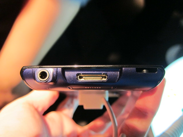 Sony Walkman Z1050 - 3.5mm Audio Jack, Proprietary Connector (WM-Port)