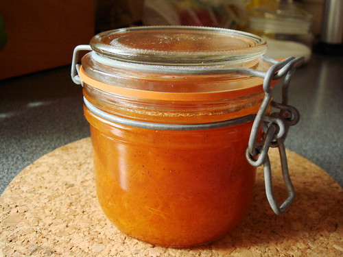 Apricot Jam with Vanilla