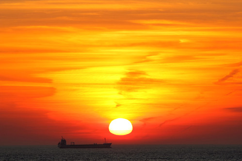 sea sky sun skyline clouds sunrise coast boat kent silhouettes westgate sigma150500mmf563os canon550d ©smusgrove2012