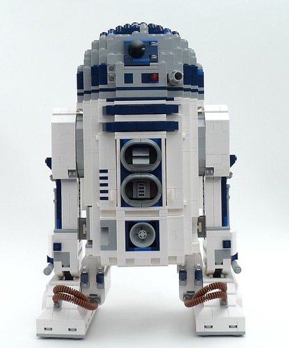 10225 R2-D2 Front