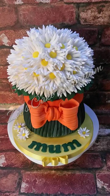 Mothers Day Cake by Zöe Davey of Zoe's Cake Emporium