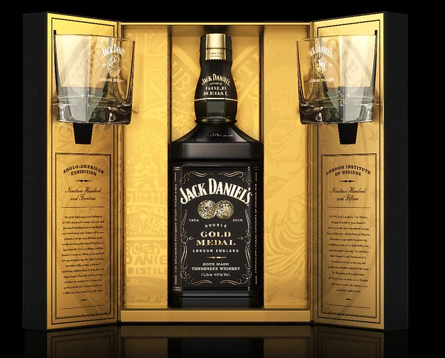 For Your Drinks Cabinet: Jack Daniel’s Double Gold Medal Gift Pack ...