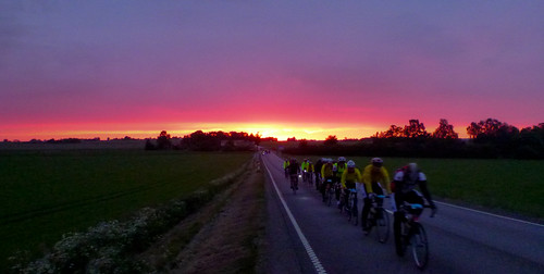 lake bike sunrise ride sweden cycle 300km motala vatternrundan