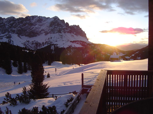 wood winter sunset italy panorama sun snow alps west skyline clouds relax twilight italia tramonto nuvole view terrace sony faith pass panoramic alpine believe neve sole viewpoint compact bolzano strenght erbe crepuscolo passo delle terrazza p8 sudtirol utia