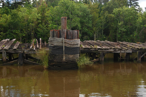 old abandoned pier rustic alabama rusty tensawriver mobiletensawdelta trex7000 arpub