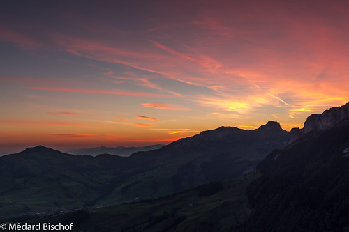 schwende appenzellinnerrhoden schweiz ch appenzellerland ostschweiz sunrise aescher wildkirchli hoherkasten switzerland alpstein