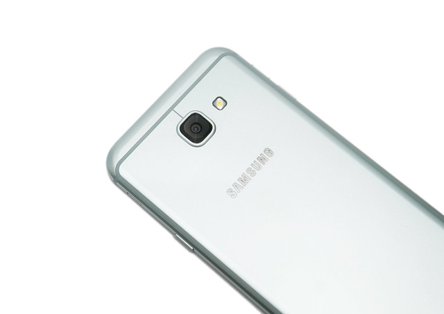 纖薄時尚！全粉全屬機 Galaxy A8 (2016) 想找好看好快好拍照？這台就是了！ @3C 達人廖阿輝