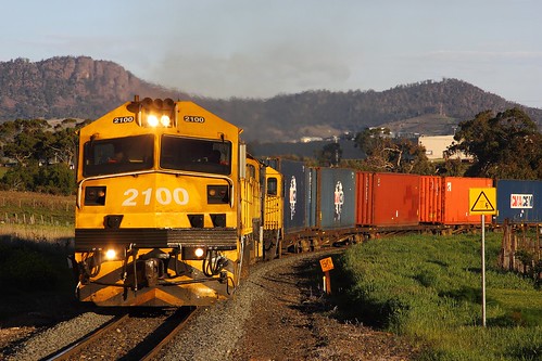 train australia tasmania 32 ee bridgewater freighttrain zp 2100 papertrain englishelectric goodstrain 432 tasrail rogerville canoneos550d zp2100 trainsintasmania zpclass latelighting stevebromley