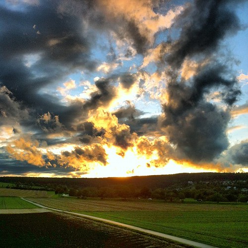 sunset sky sun nature clouds square landscape countryside sonnenuntergang sundown natur himmel wolken squareformat sonne tuttlingen iphoneography instagramapp uploaded:by=instagram foursquare:venue=4f4a56b97beb1e9ad89b9bcf gänsäcker gaensaecker