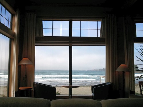 sea beach window restaurant hotel waves view lovely1 resort sofa tofino greatroom longbeachlodge dwwg coxsbeach