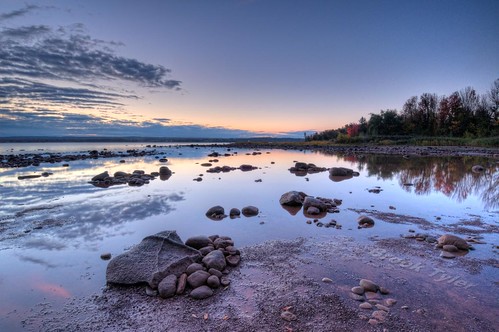 reflection beach sunrise dawn rocks georgianbay boulders owensound balmybeach