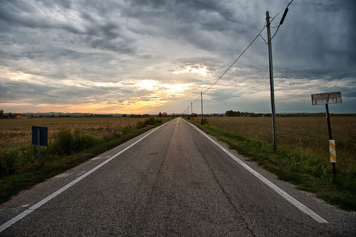 road sunset sky italy clouds landscape nikon strada italia nuvole country campagna cielo 24mm d700
