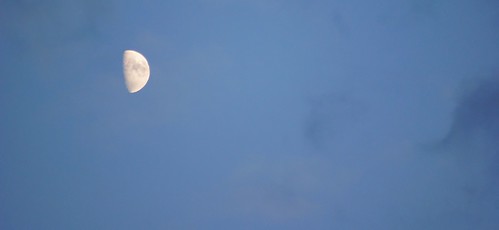 blue autumn sunset ohio sky moon night evening dusk sony september alpha lunar 2012 halfmoon a230 fairfieldcounty ruralohio stoutsville ohiofoothills
