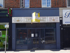 Picture of M K Barbers, 212 High Street