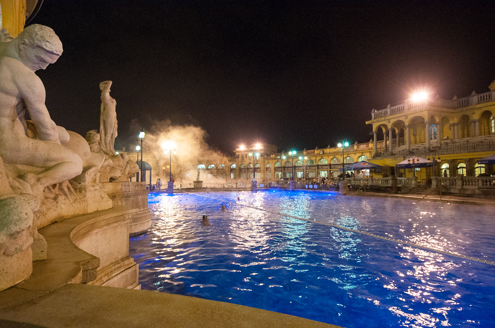 Baños y piscinas termales de Budapest: El Balneario Széchenyi