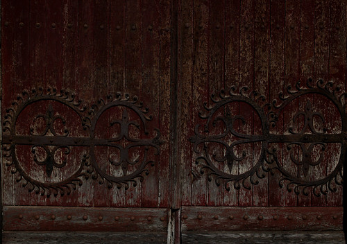 monein béarn aquitaine porte rouge red church église door