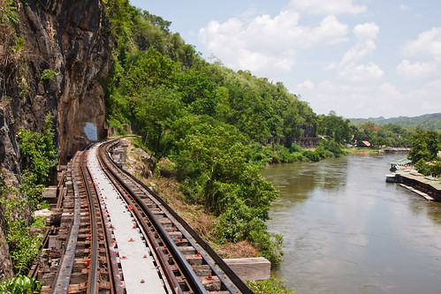 rio river thailand asia railway viaduct viaduto linha tailândia kwai caminhodeferro wampo tamkrasae