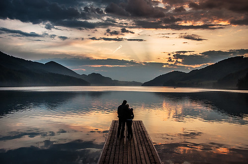 sunset mountain lake austria see pier am couple salzkammergut fuscl