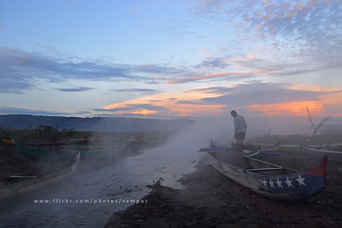 morning lake sunrise indonesia boat fisherman asia southeastasia smoke northsulawesi sulawesi celebes gorontalo limboto northcelebes