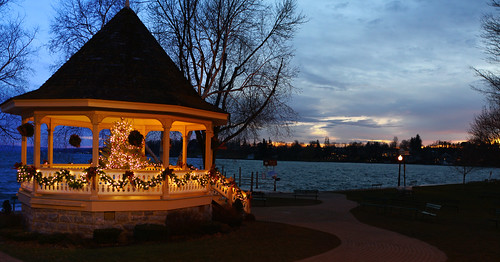 christmas decorations sunset lake ny tree lights dickens pavillion skaneateles