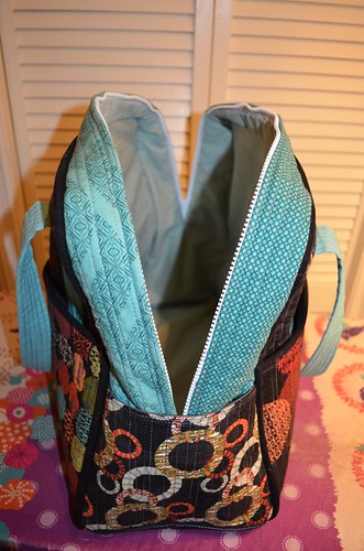 she can quilt: The Long Weekend Blog Hop - my thoughts on the Weekender Bag