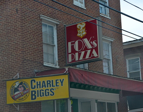 sign restaurant pizza wv westvirginia moorefield foxspizza charleybiggs
