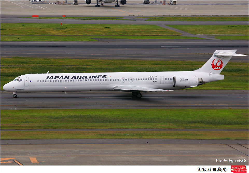 Japan Airlines - JAL / JA8070 / Tokyo - Haneda International