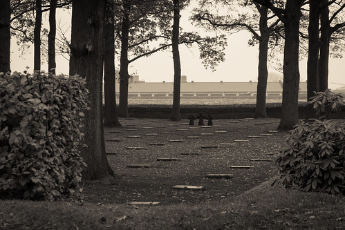 belgium langemarkpoelkapelle vlaamsgewest deutschersoldatenfriedhoflangemarkwesthoekbelgië