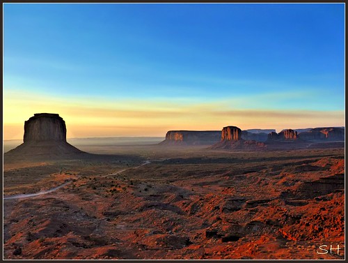 arizona sunrise landscape desert navajo monumentvalley photomix thegalaxy intouchwithnature fantasticnature absolutelyperrrfect bestevergoldenartists