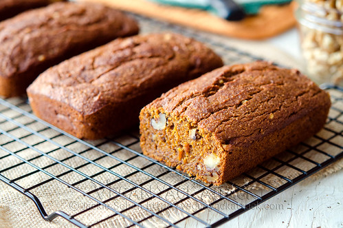 Here is an awesome recipe for a moist, flavorful, and seasonal loaf of Pumpkin Banana Nut Bread. Make mini-loaves as gifts during the holidays!
