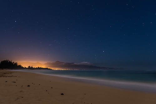 ocean mountain seascape beach water night sunrise canon stars landscape hawaii sand waves nightscape maui citylights orion constellation paia kahului baldwinbeachpark hawaiiansupaman