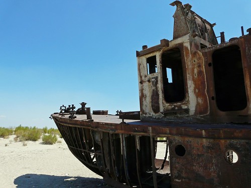 Barco varado en el Mar de Aral