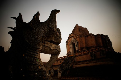 thailand ruins dragon wat
