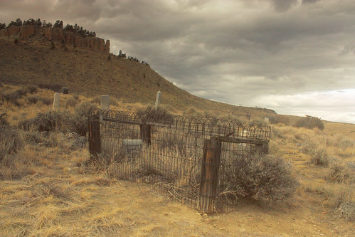 grave graveyard clouds montana darkness headstone crib desolate fromberg gebocemetery