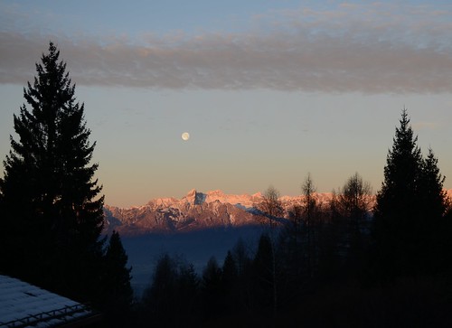 moon mountains clouds montagne sunrise italia nuvole alba luna belluno veneto nevegal