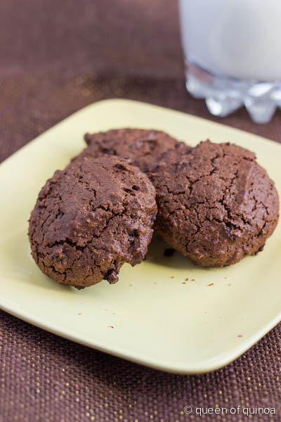 Chocolate Quinoa Brownie Cookies via Queen of Quinoa